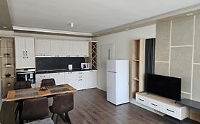 Amora Apartment